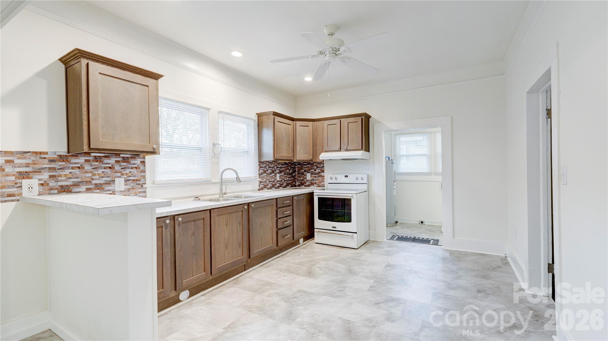 1003 N Cannon Boulevard — Kannapolis