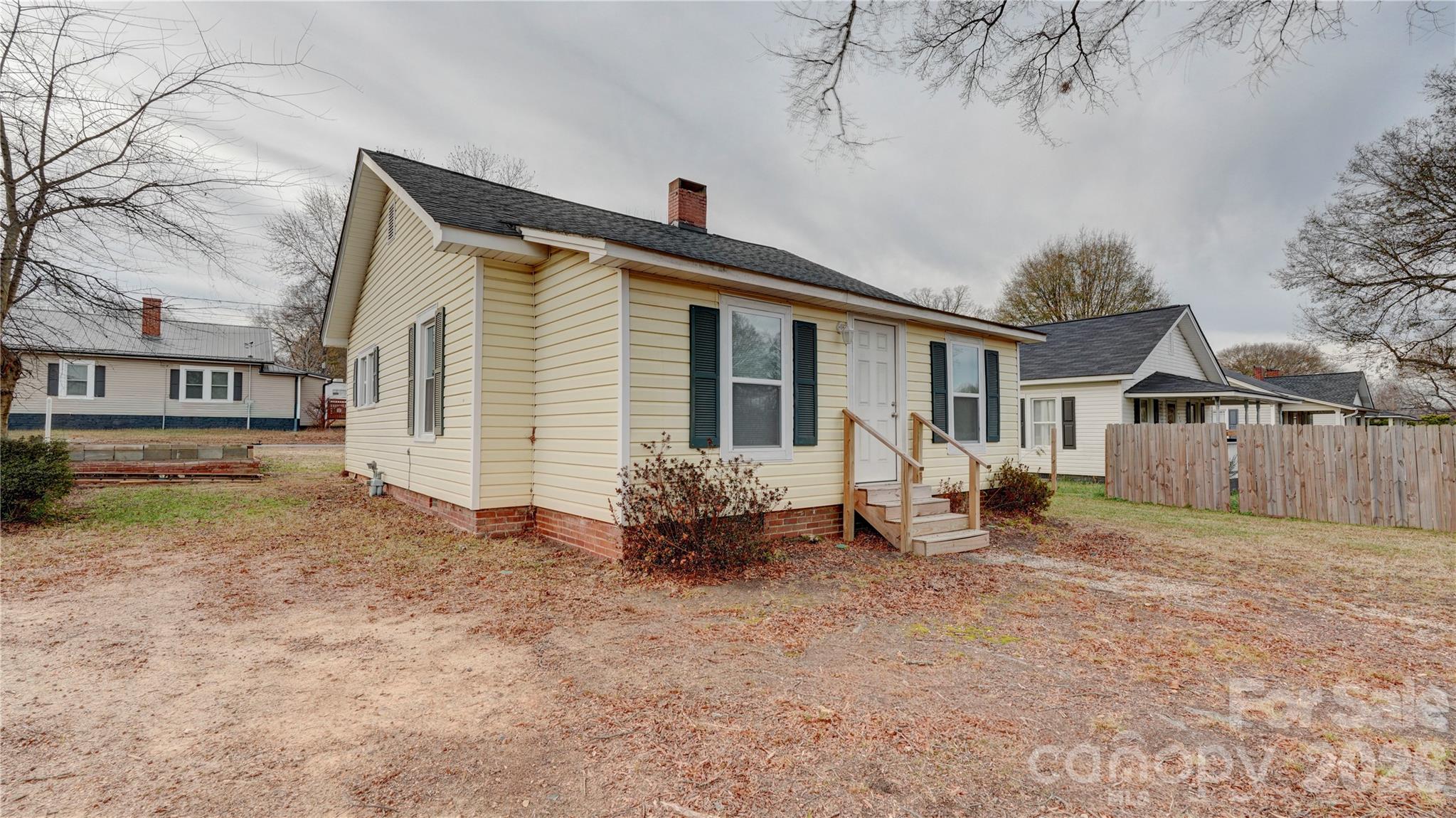 1003 N Cannon Boulevard — Kannapolis