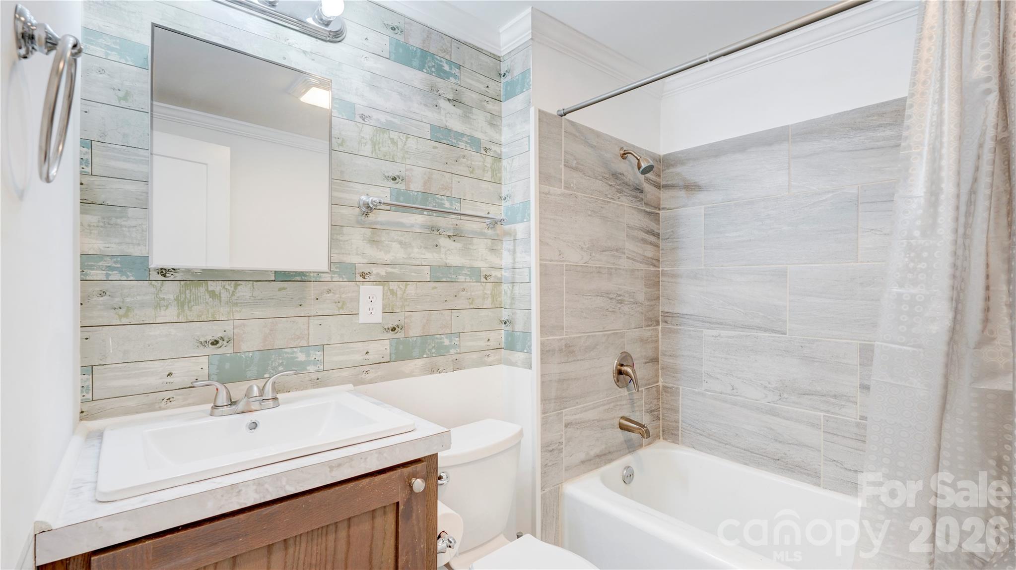 1003 N Cannon Boulevard — Kannapolis