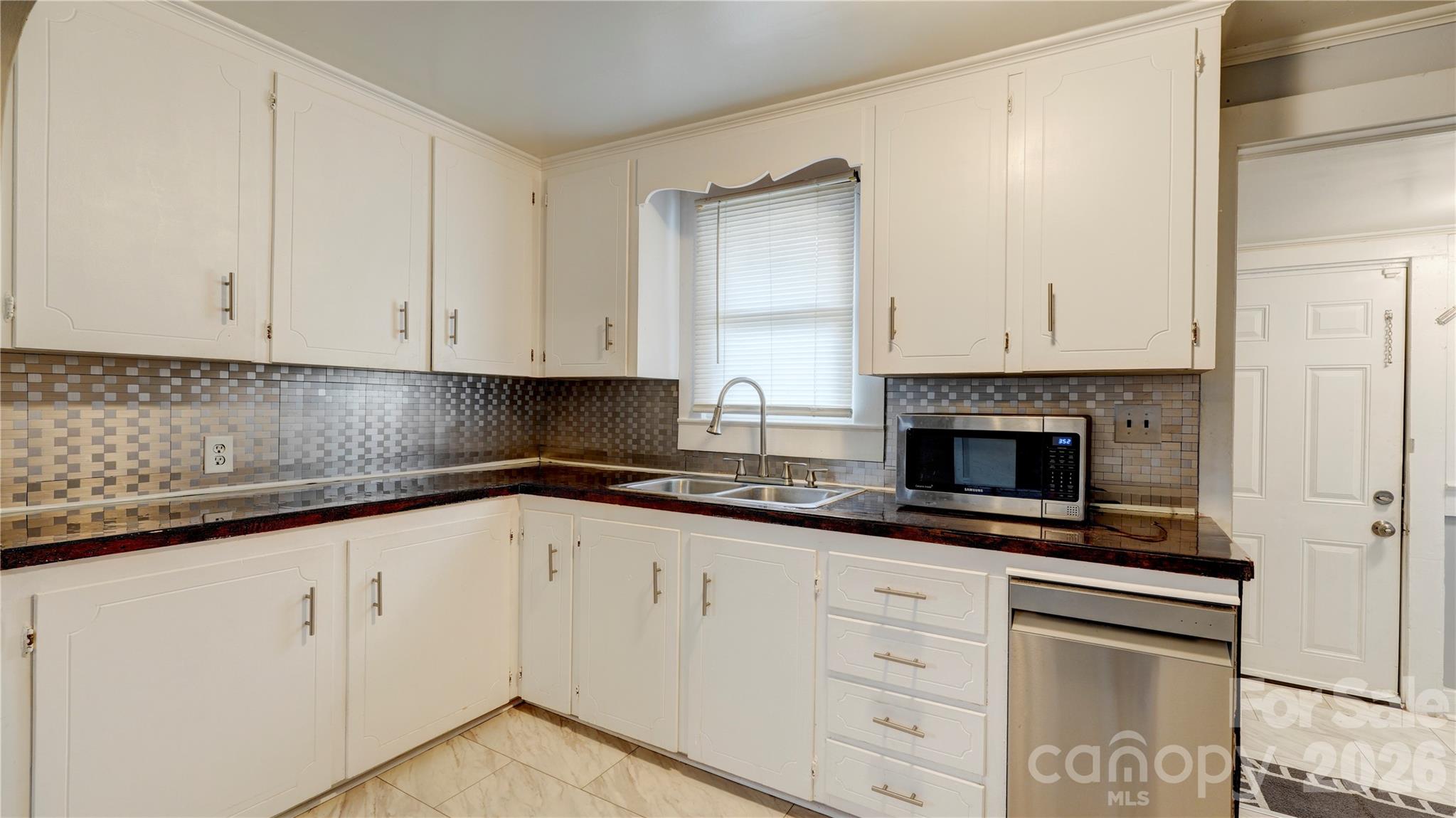 1001 N Cannon Boulevard — Kannapolis