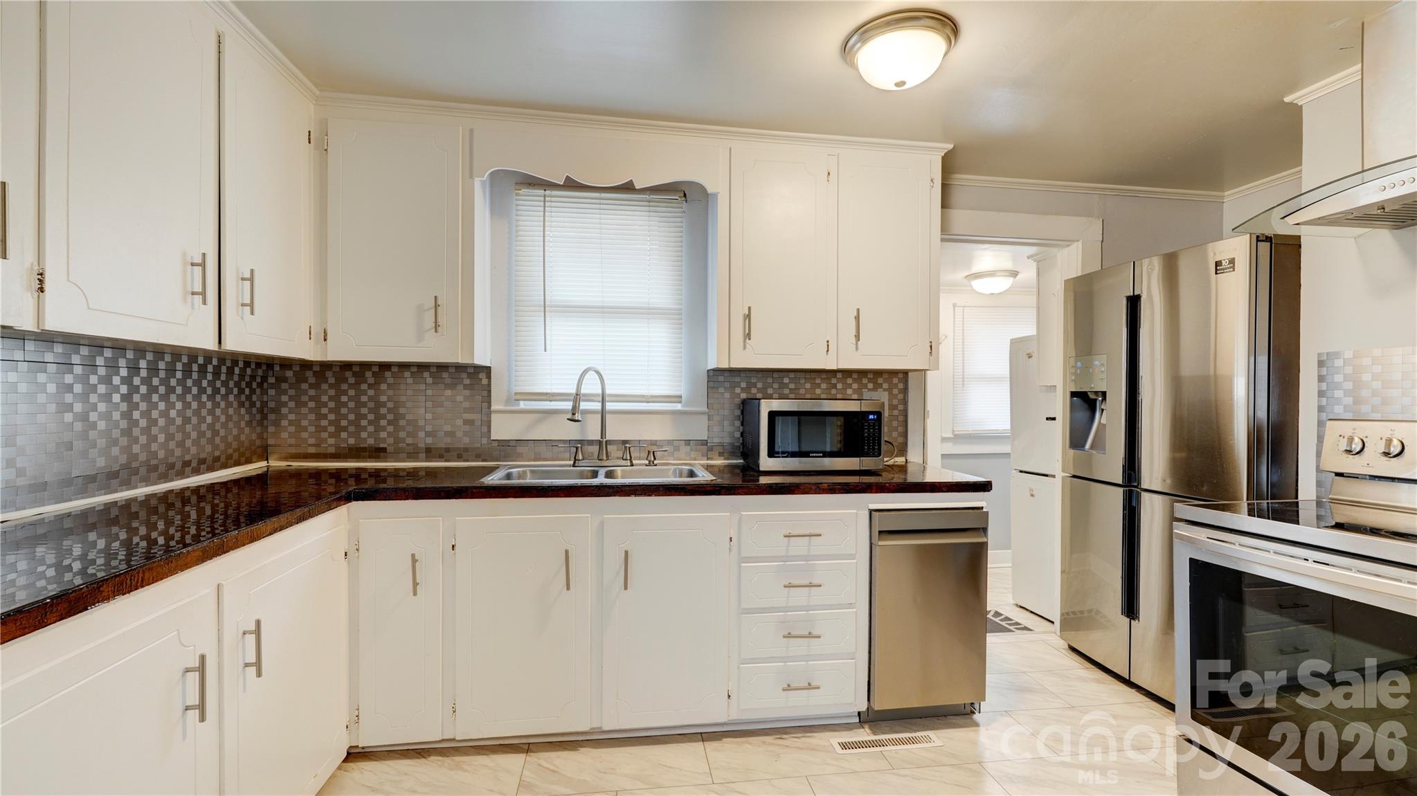 1001 N Cannon Boulevard — Kannapolis