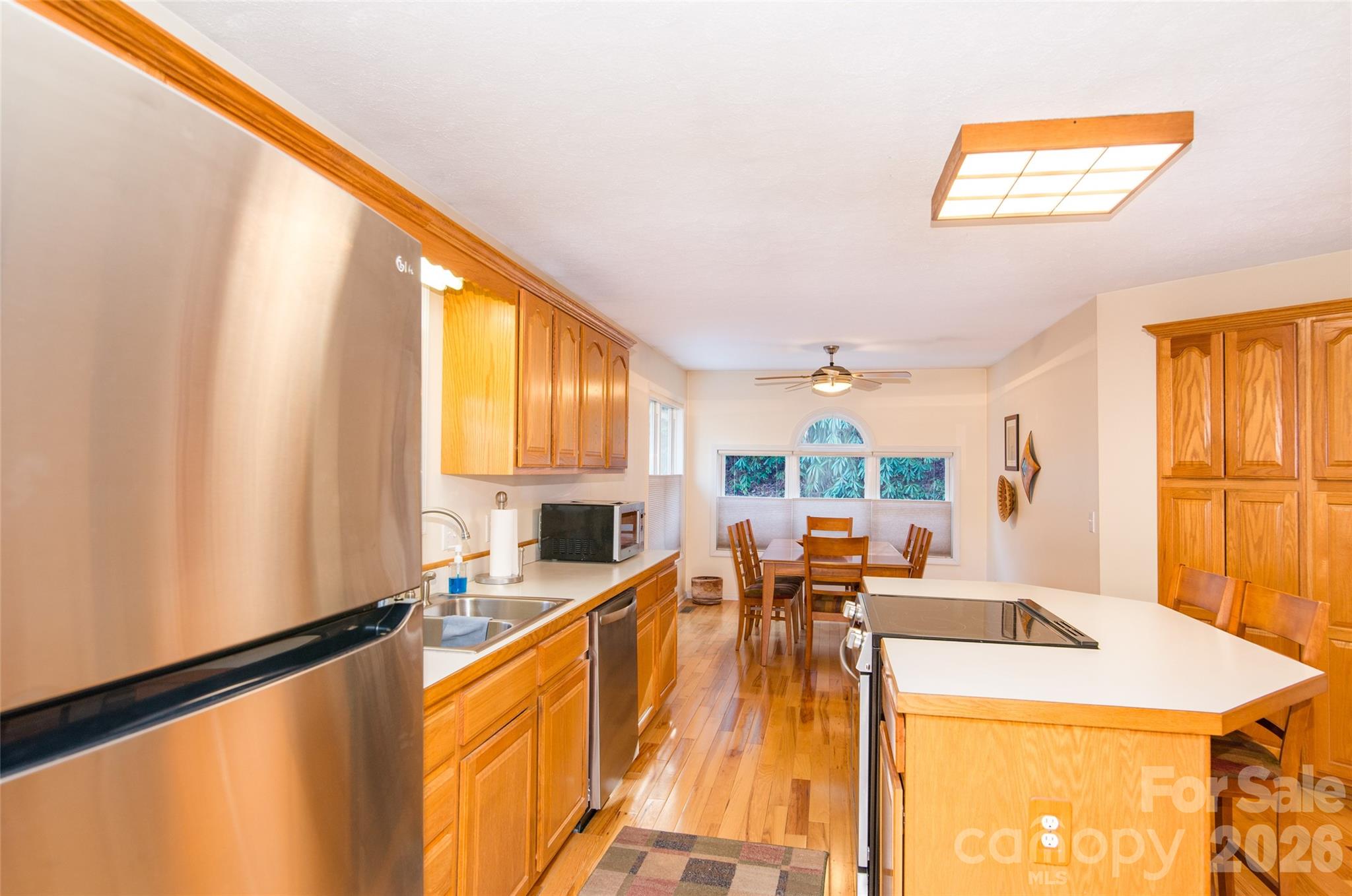 194 Ridgeview Drive — Whittier