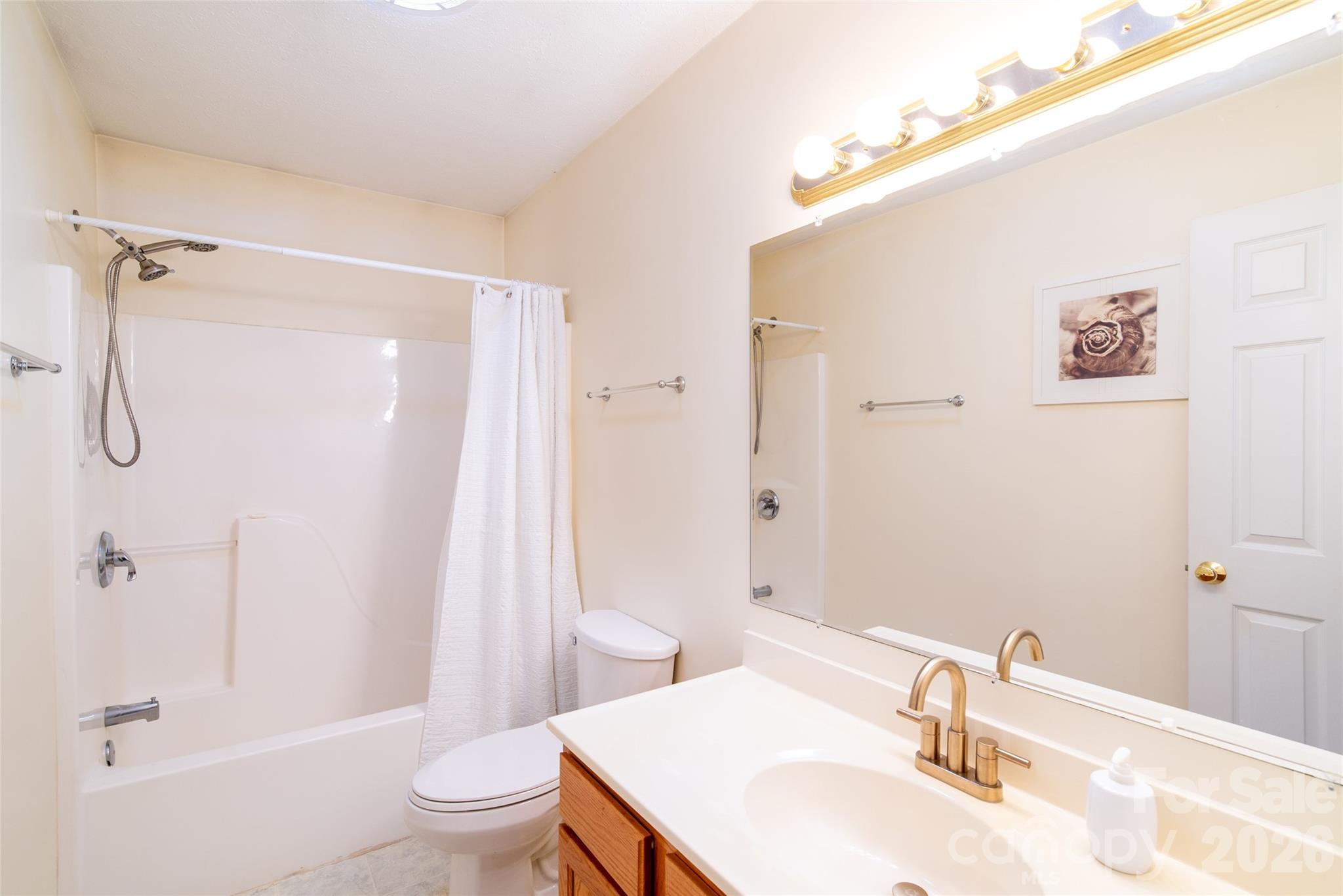 194 Ridgeview Drive — Whittier