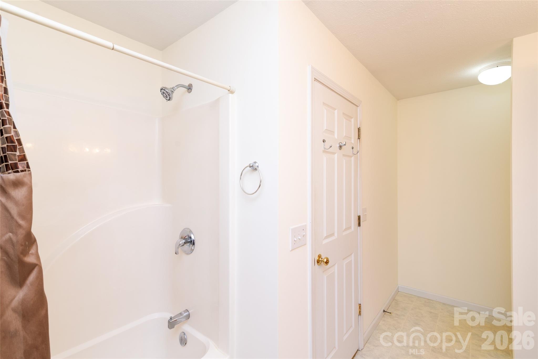 194 Ridgeview Drive — Whittier