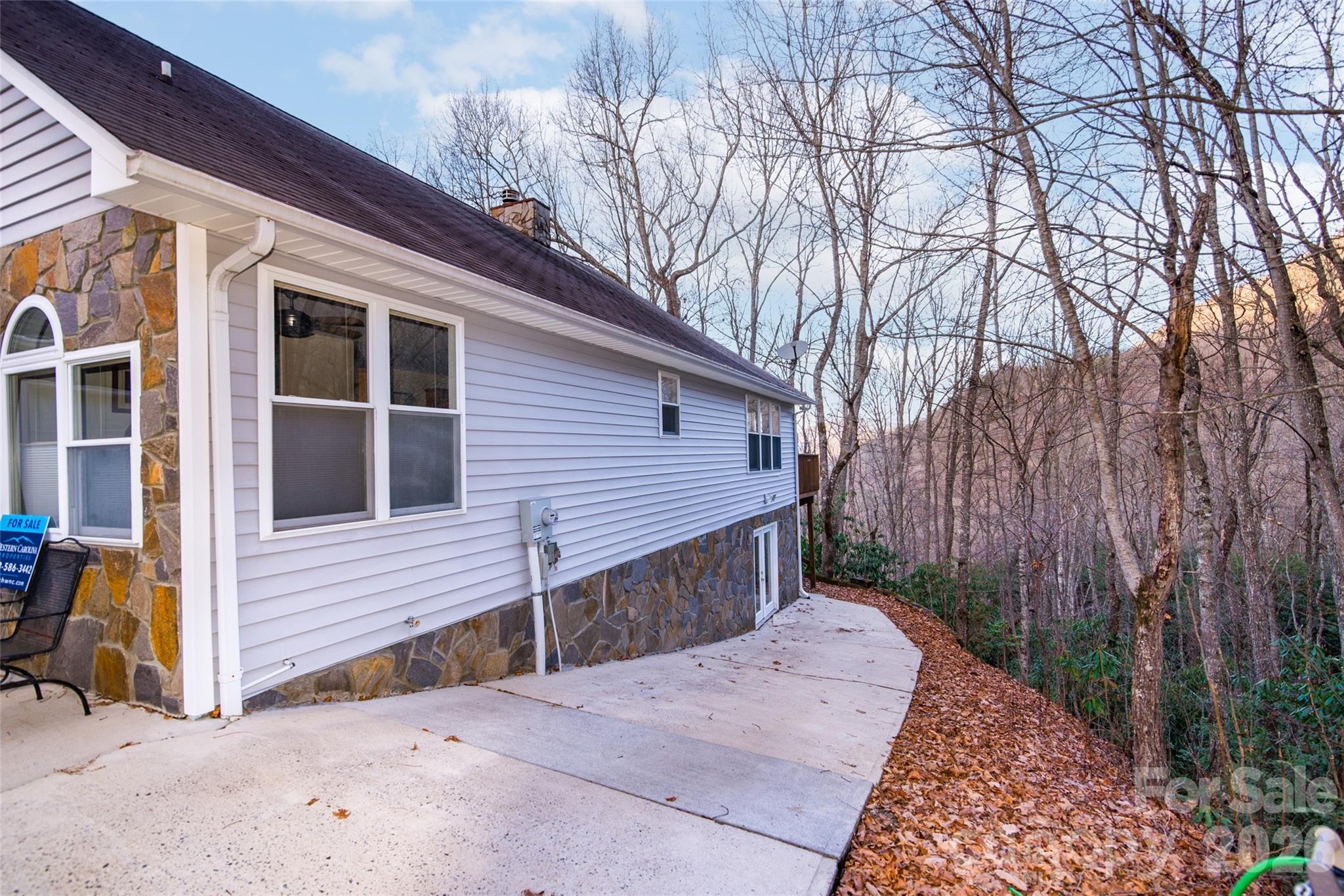 194 Ridgeview Drive — Whittier