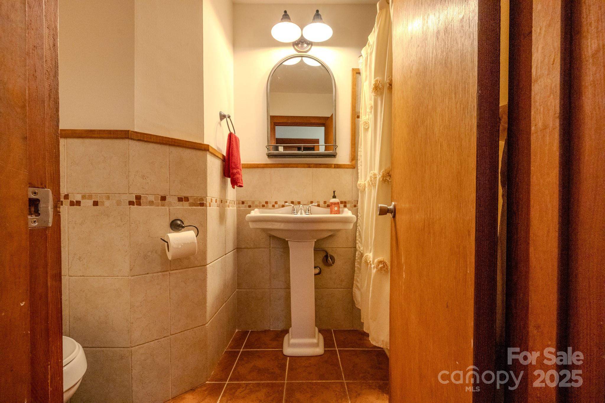 127 Reid Queen Drive — Little Switzerland