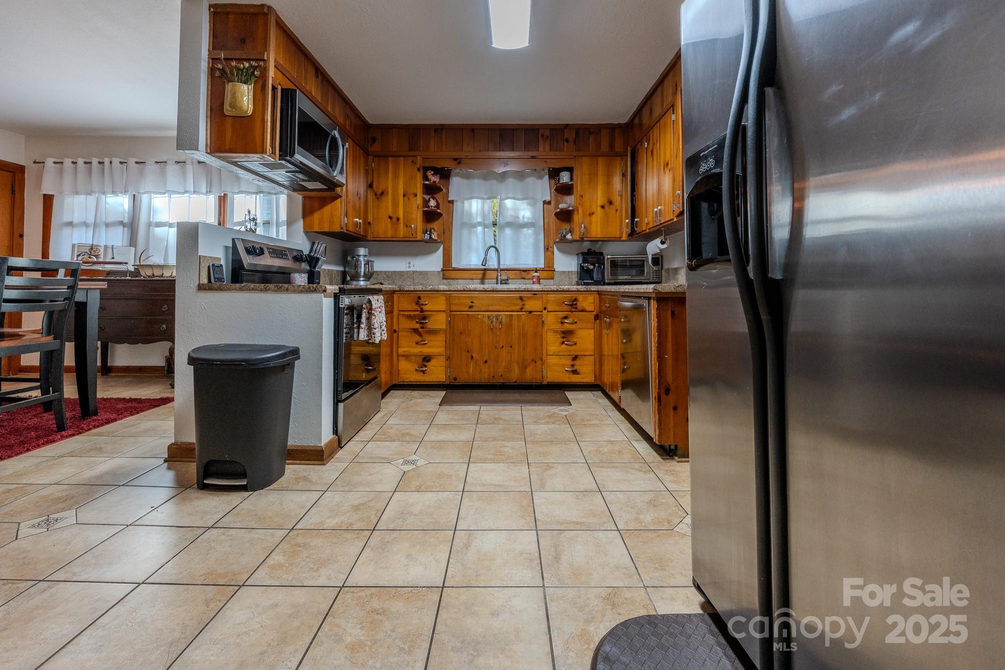 127 Reid Queen Drive — Little Switzerland