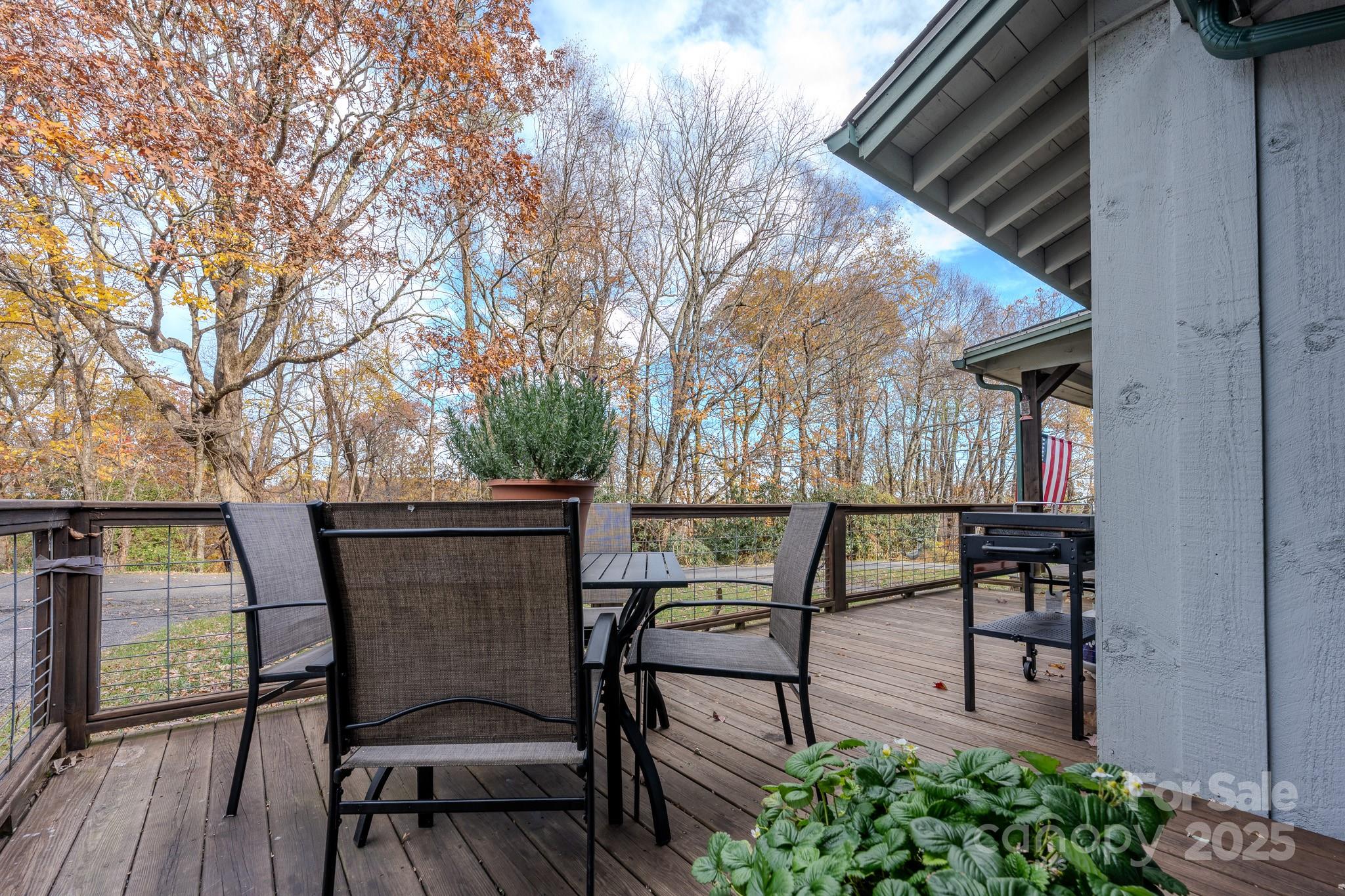127 Reid Queen Drive — Little Switzerland