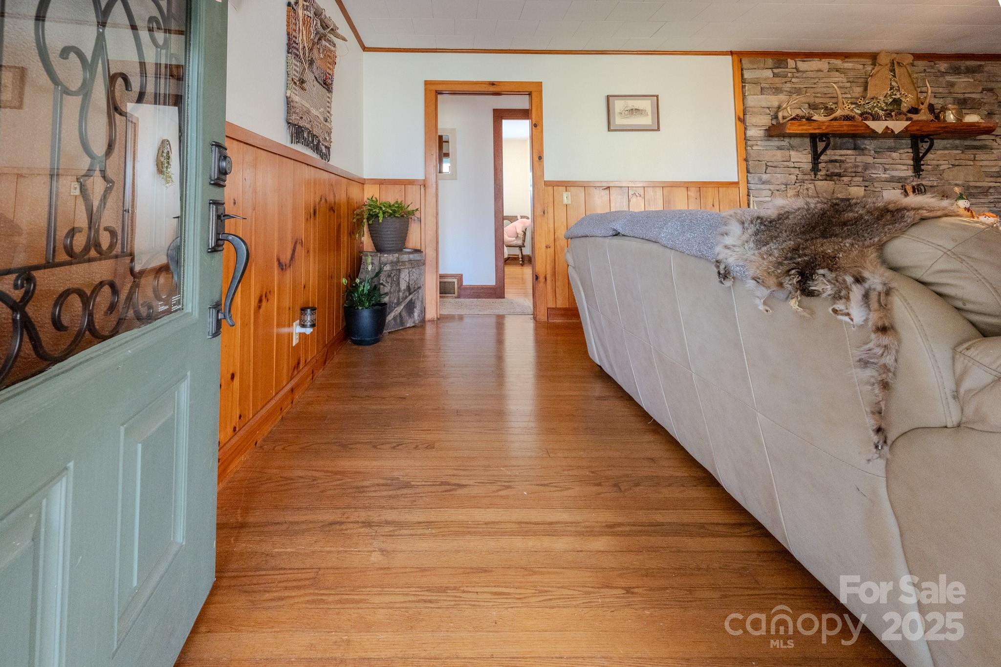127 Reid Queen Drive — Little Switzerland
