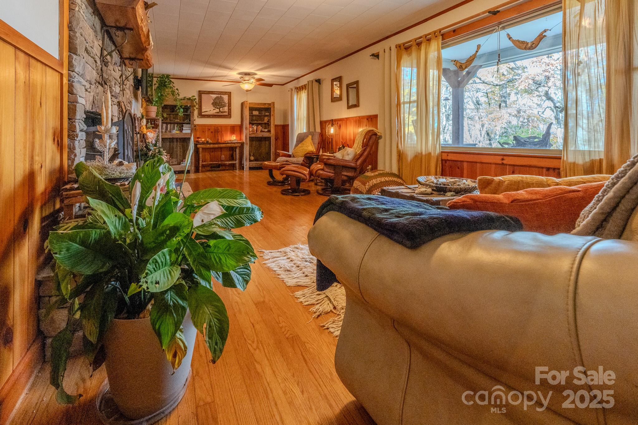 127 Reid Queen Drive — Little Switzerland