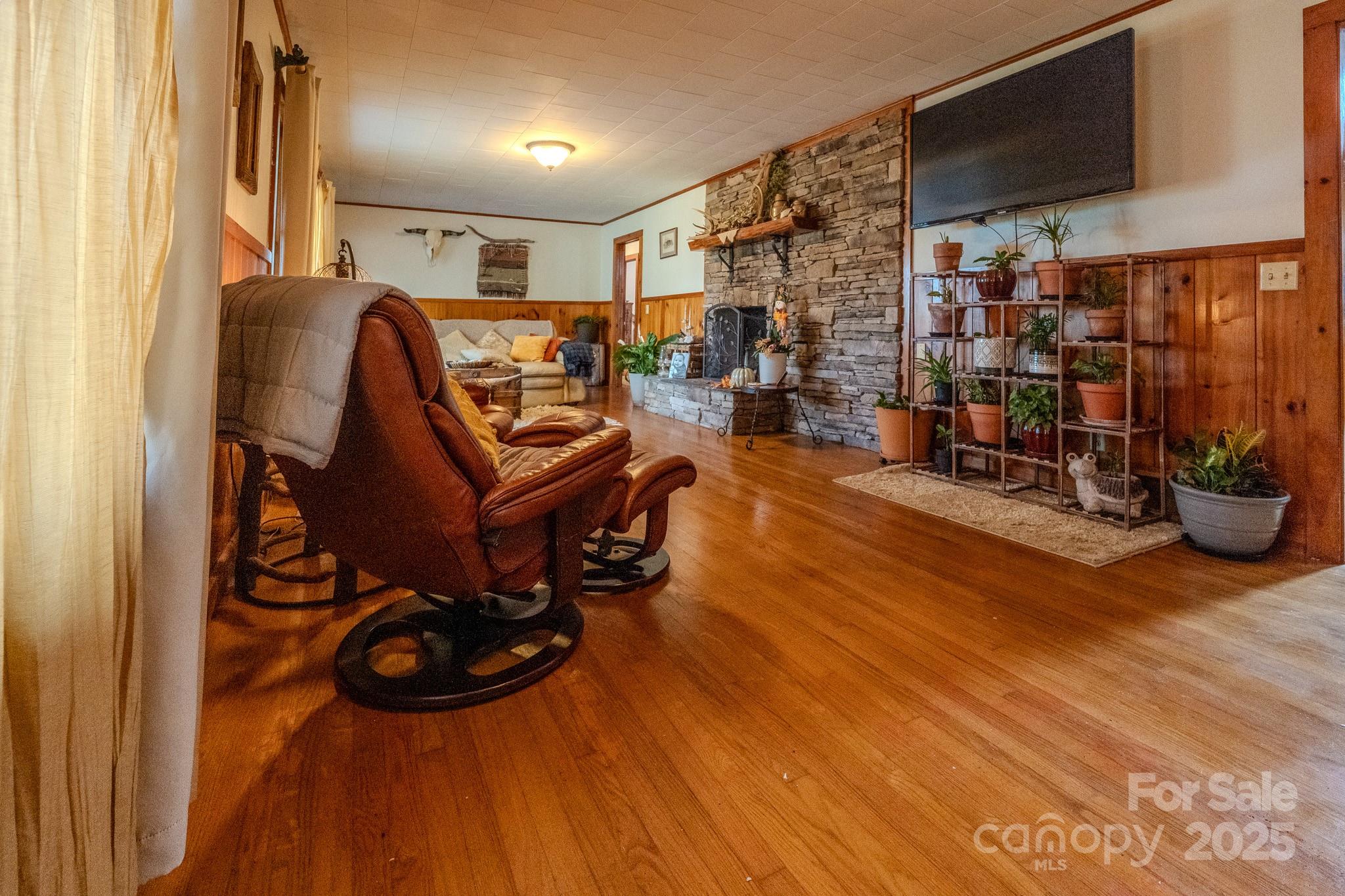 127 Reid Queen Drive — Little Switzerland