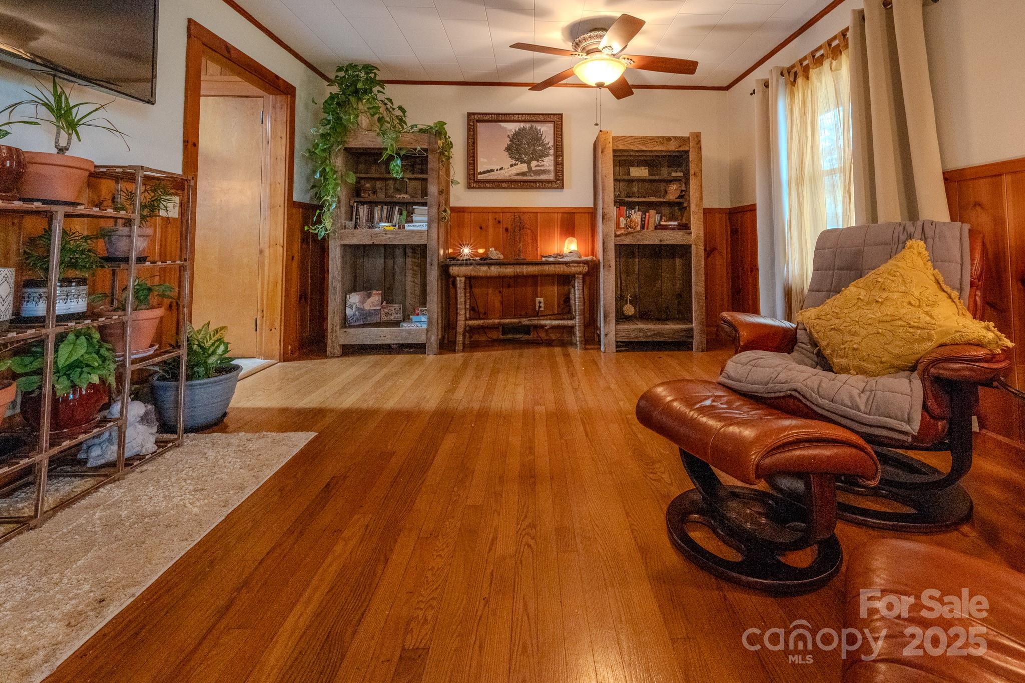 127 Reid Queen Drive — Little Switzerland