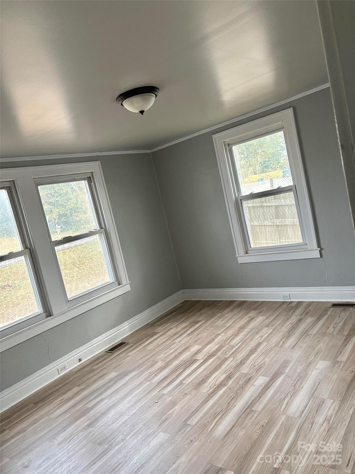 8 Maple Street — Great Falls
