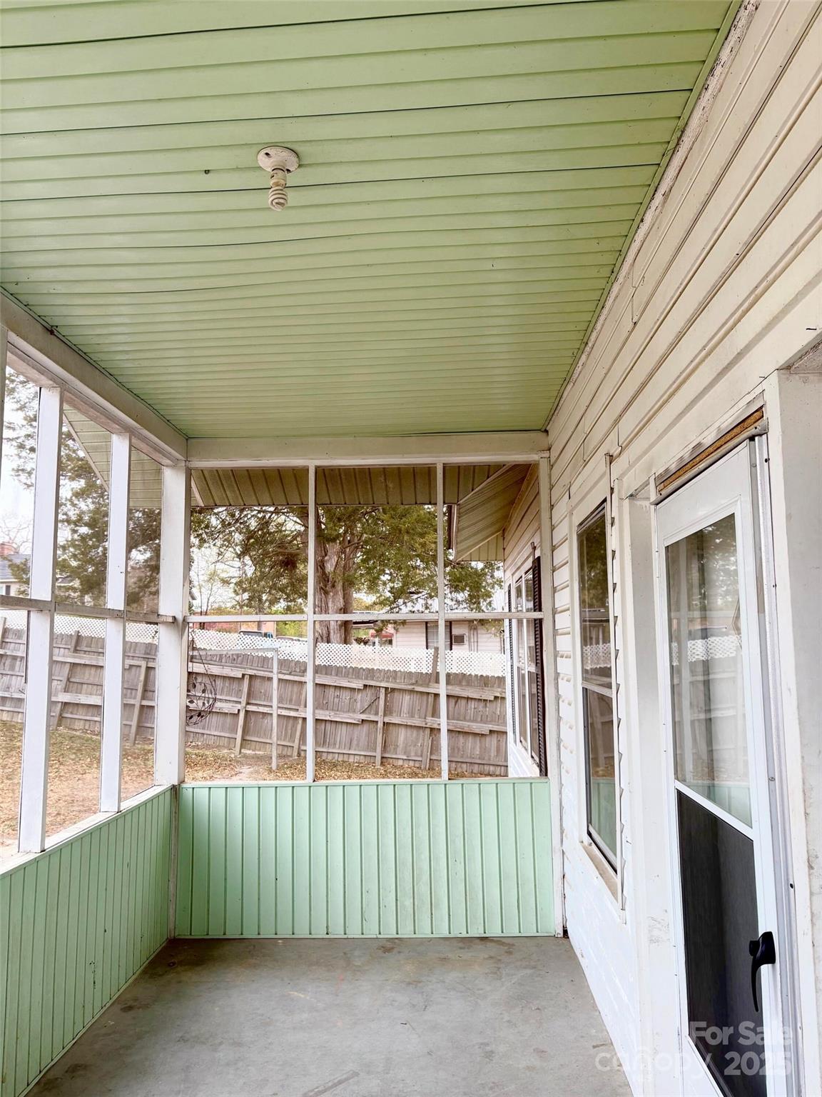 8 Maple Street — Great Falls