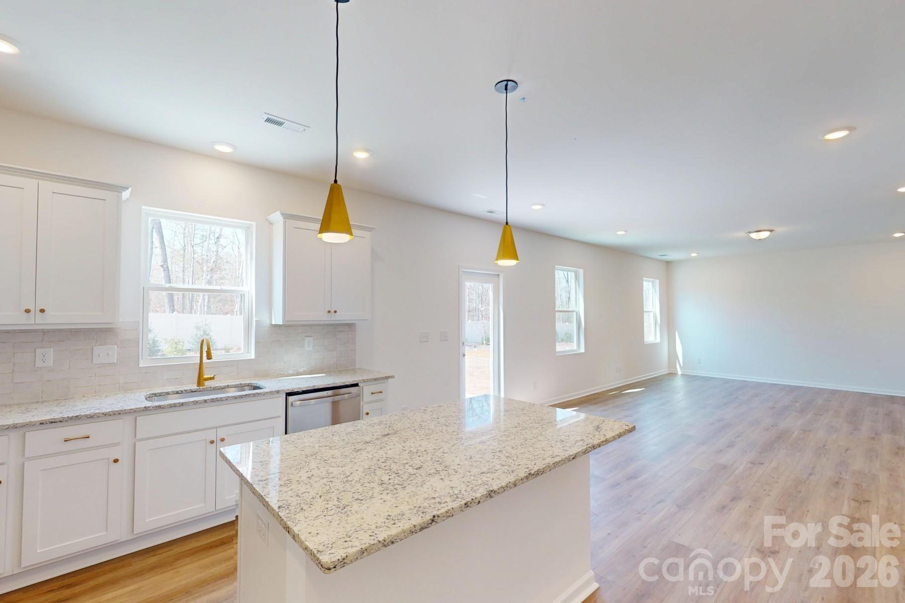 500 Willoughby Park Drive — Monroe