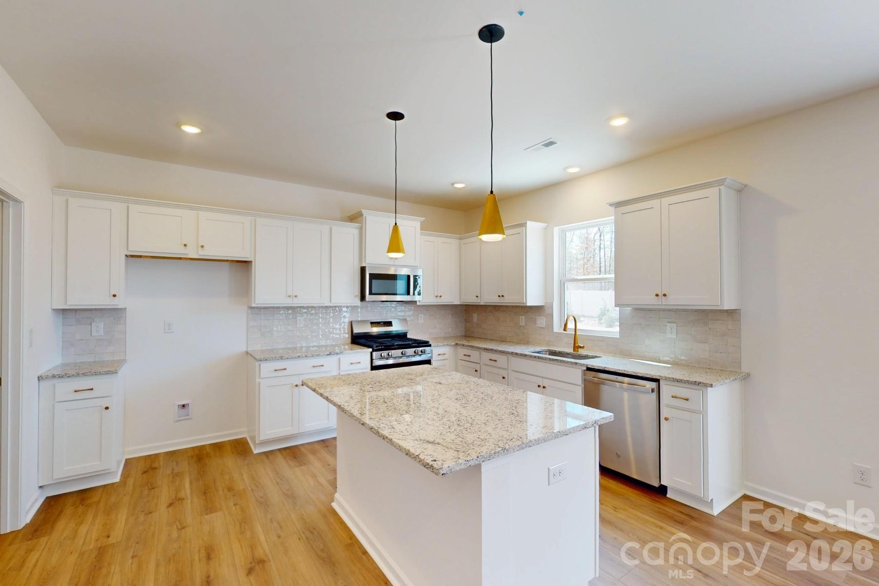 500 Willoughby Park Drive — Monroe