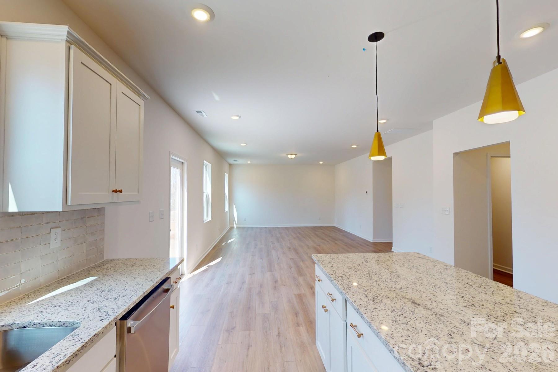 500 Willoughby Park Drive — Monroe