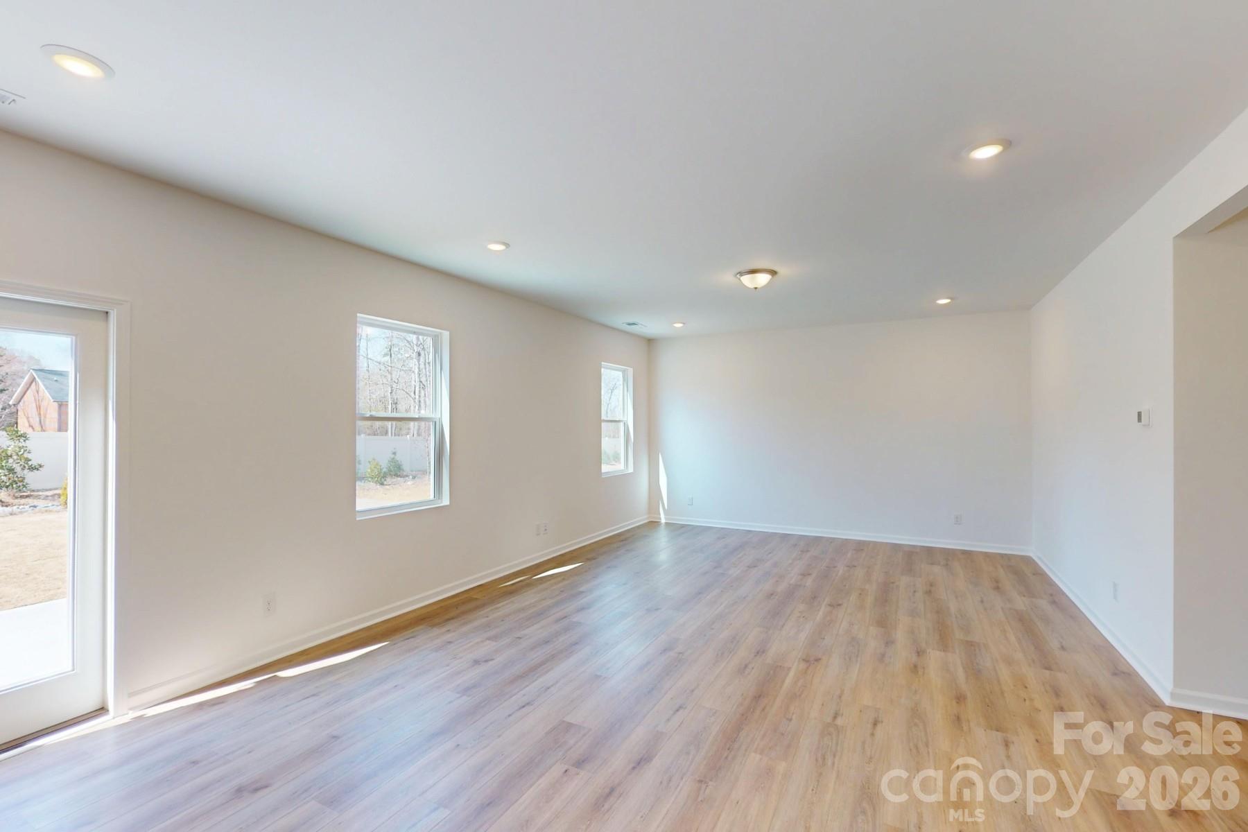 500 Willoughby Park Drive — Monroe