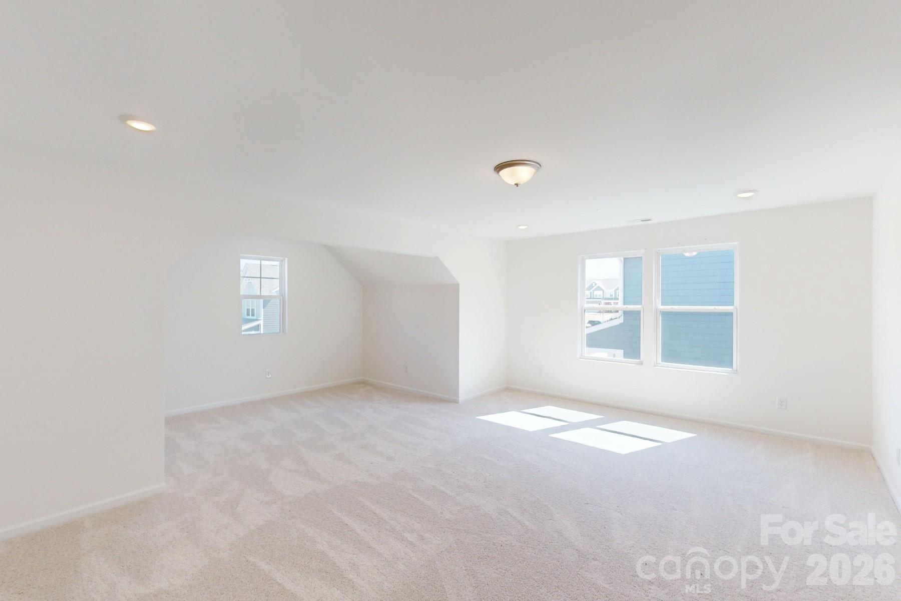 500 Willoughby Park Drive — Monroe