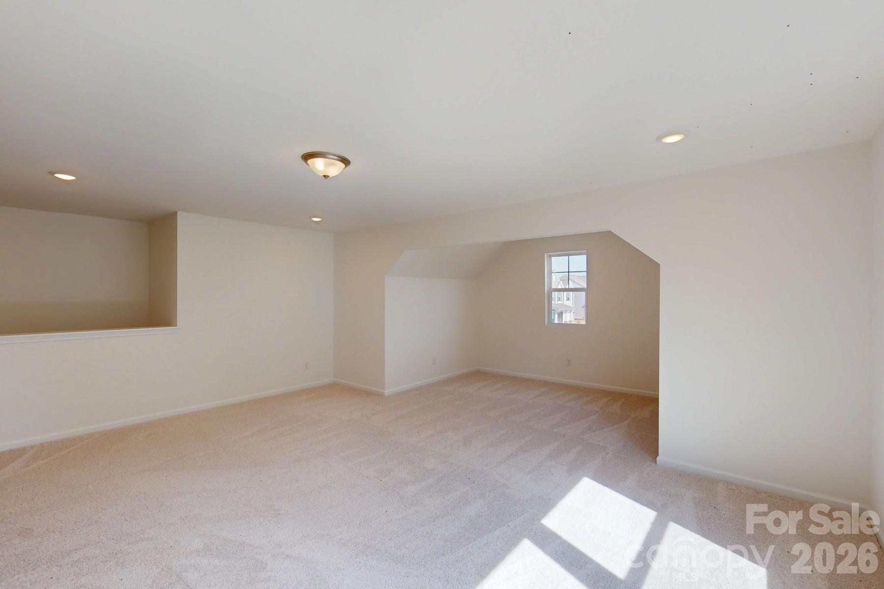 500 Willoughby Park Drive — Monroe