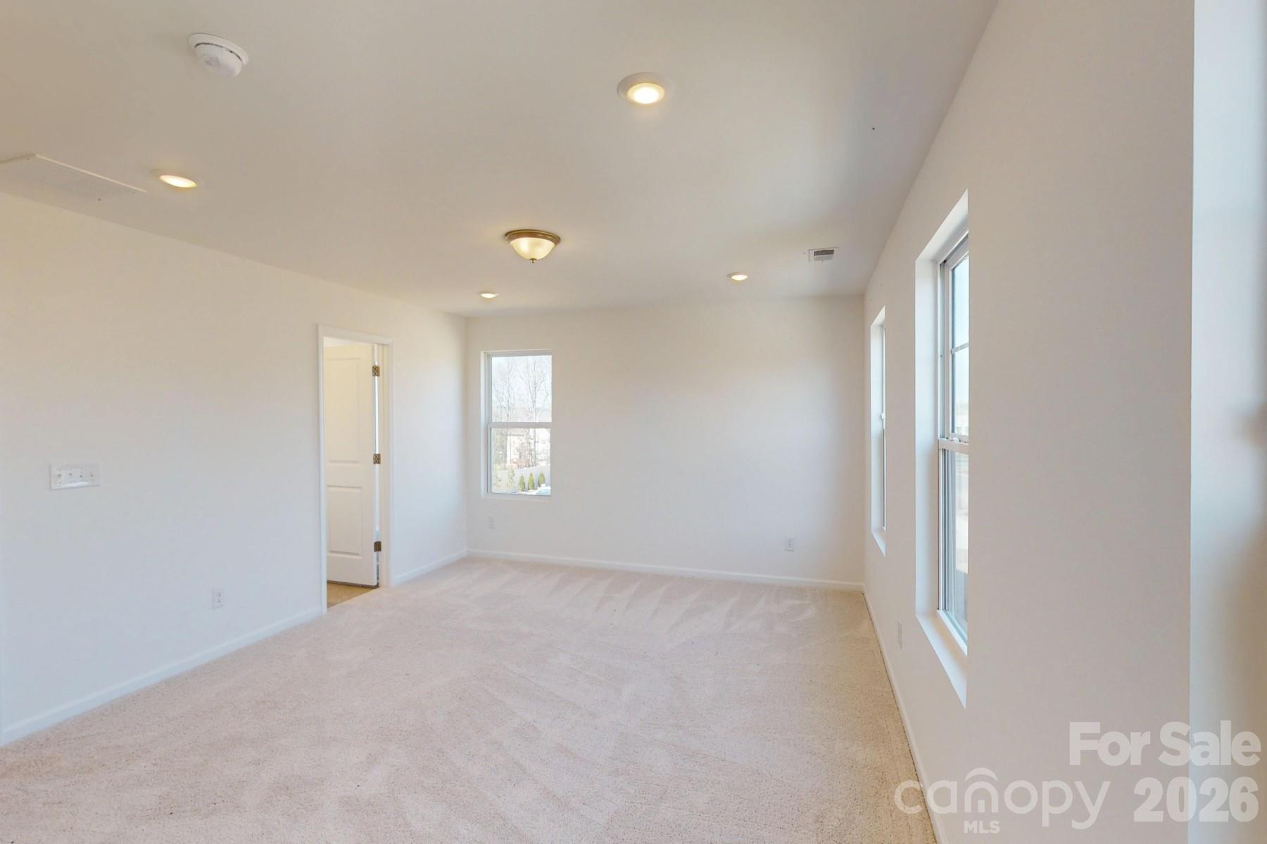 500 Willoughby Park Drive — Monroe