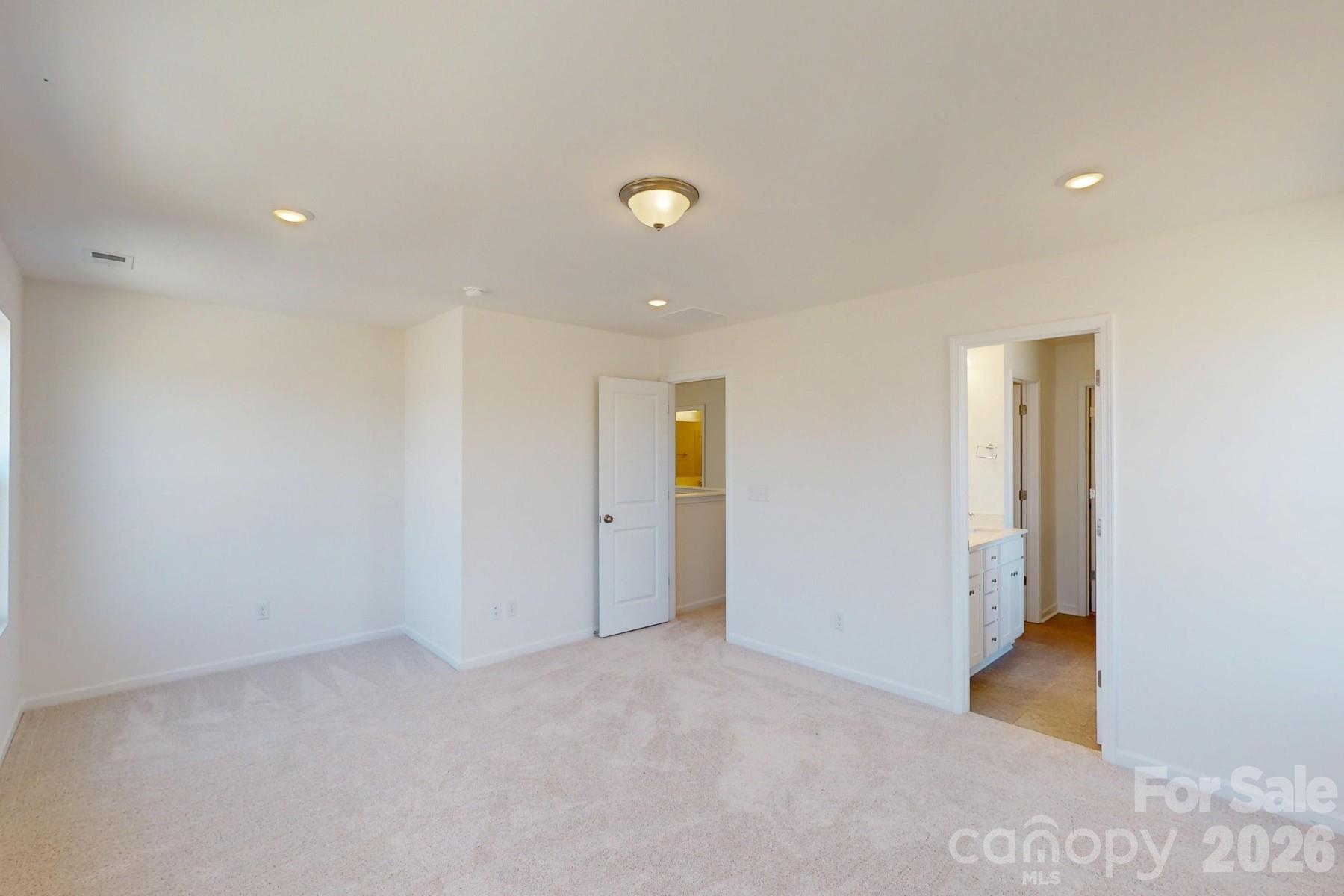 500 Willoughby Park Drive — Monroe