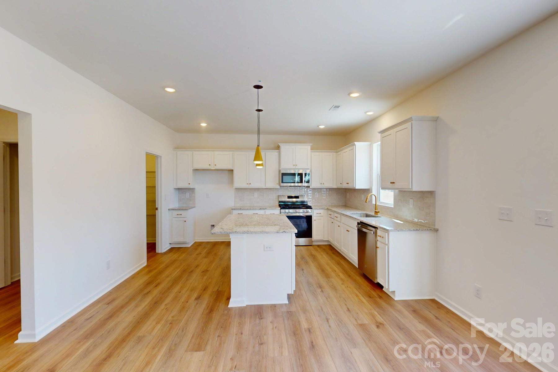 500 Willoughby Park Drive — Monroe