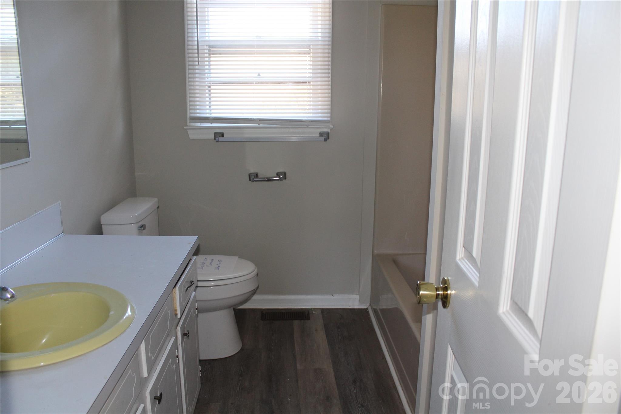 1156 Oak Forest Drive — Morganton