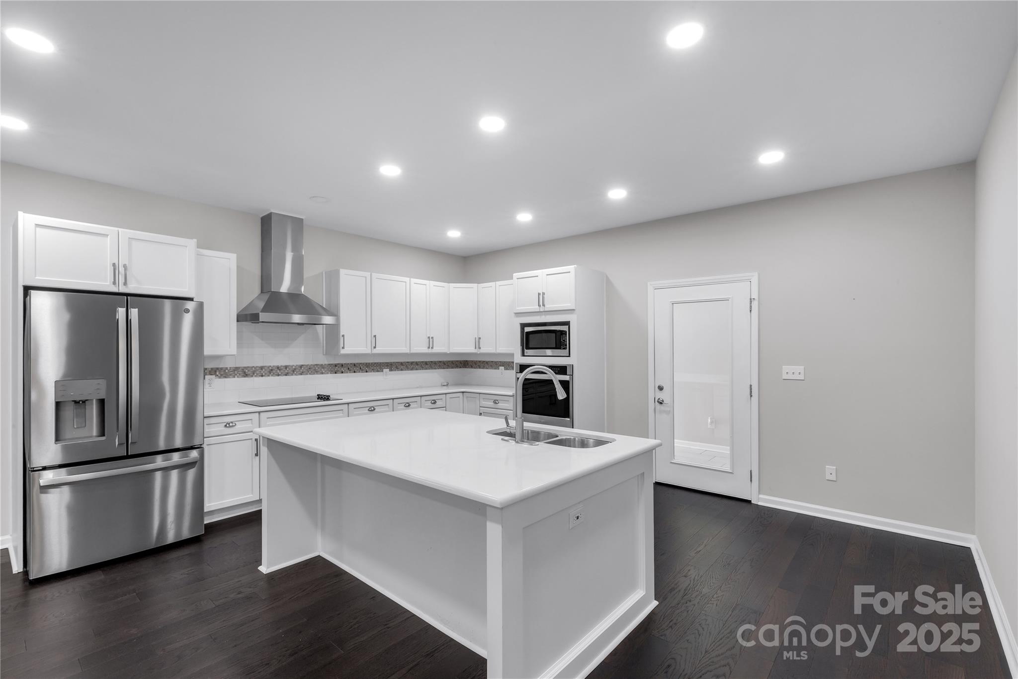 11228 Island View Lane — Lancaster