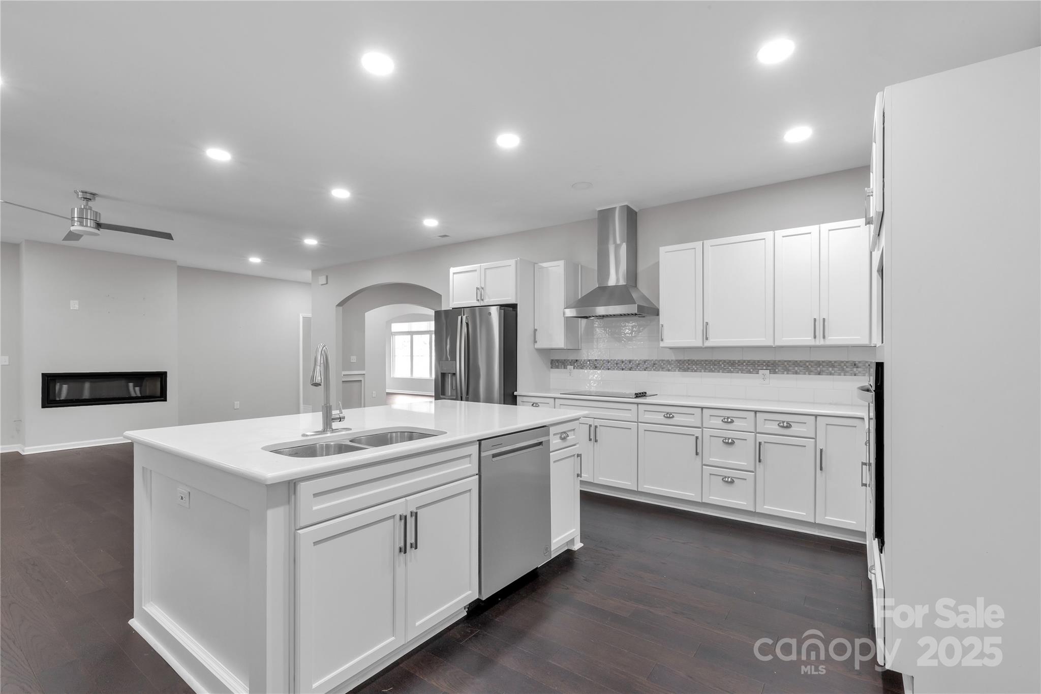 11228 Island View Lane — Lancaster