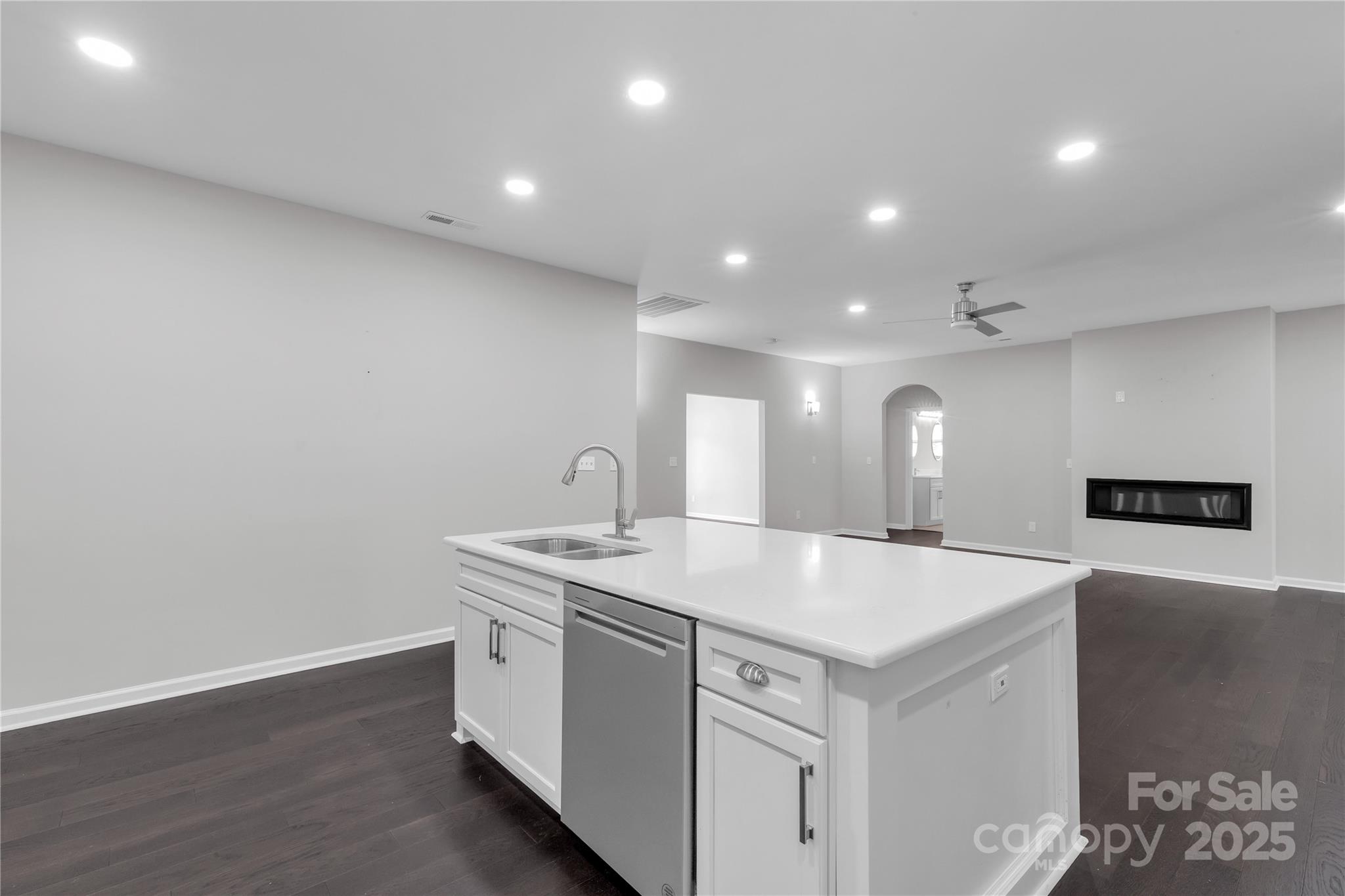 11228 Island View Lane — Lancaster