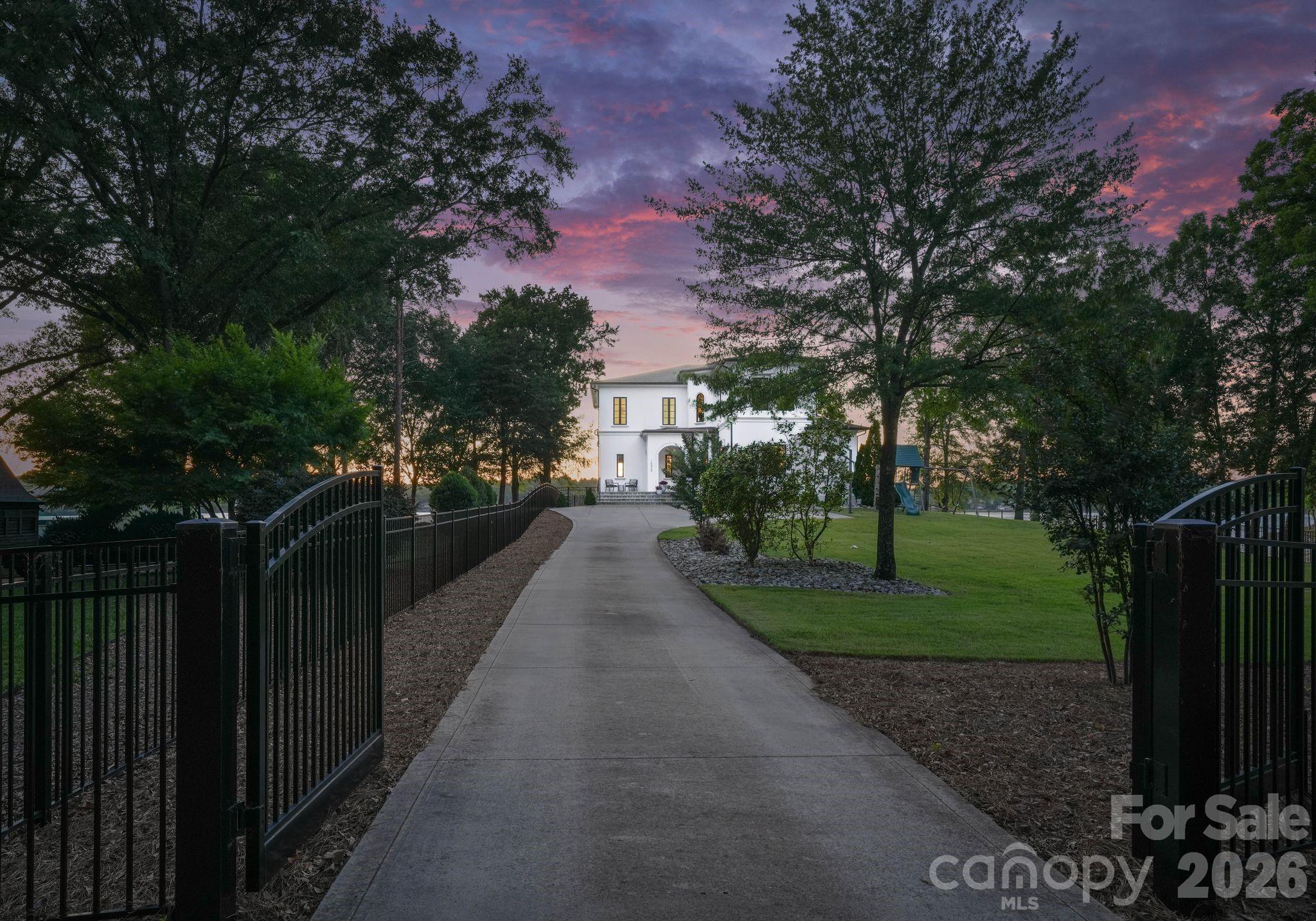 16525 Forest Home Road — Charlotte