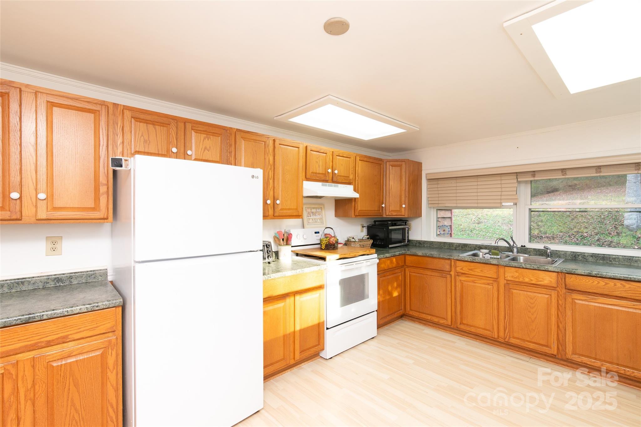 1137 Saunders Road — Franklin