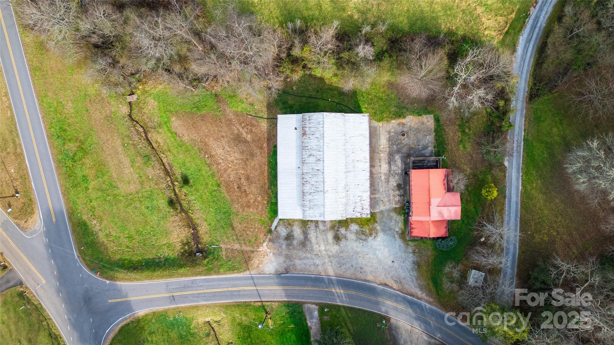 1137 Saunders Road — Franklin