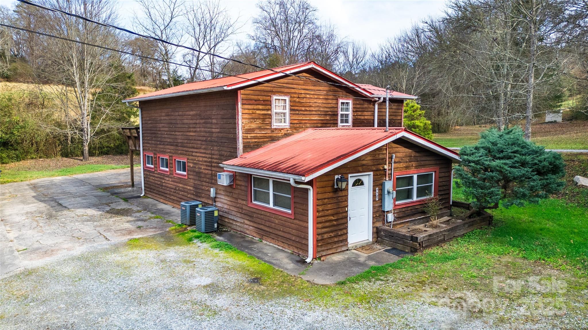 1137 Saunders Road — Franklin