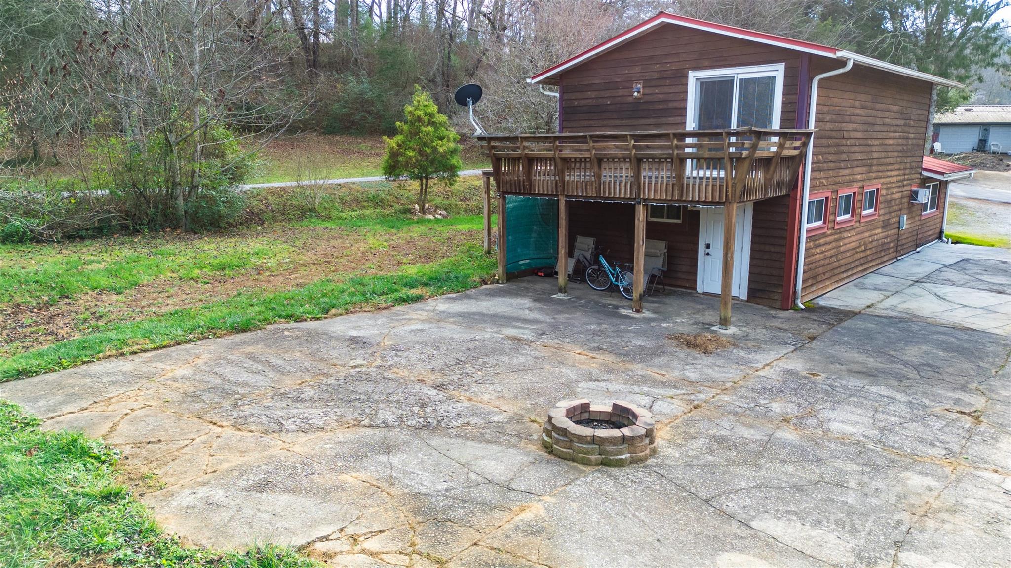 1137 Saunders Road — Franklin