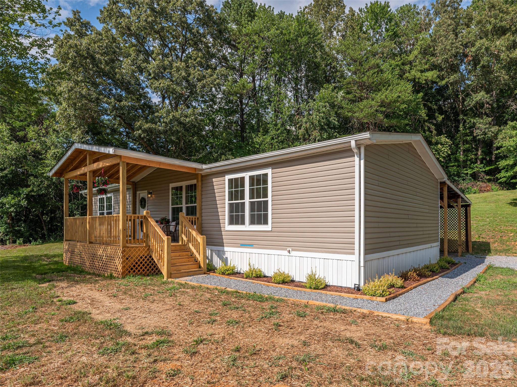 15 Joe Davis Road — Sylva