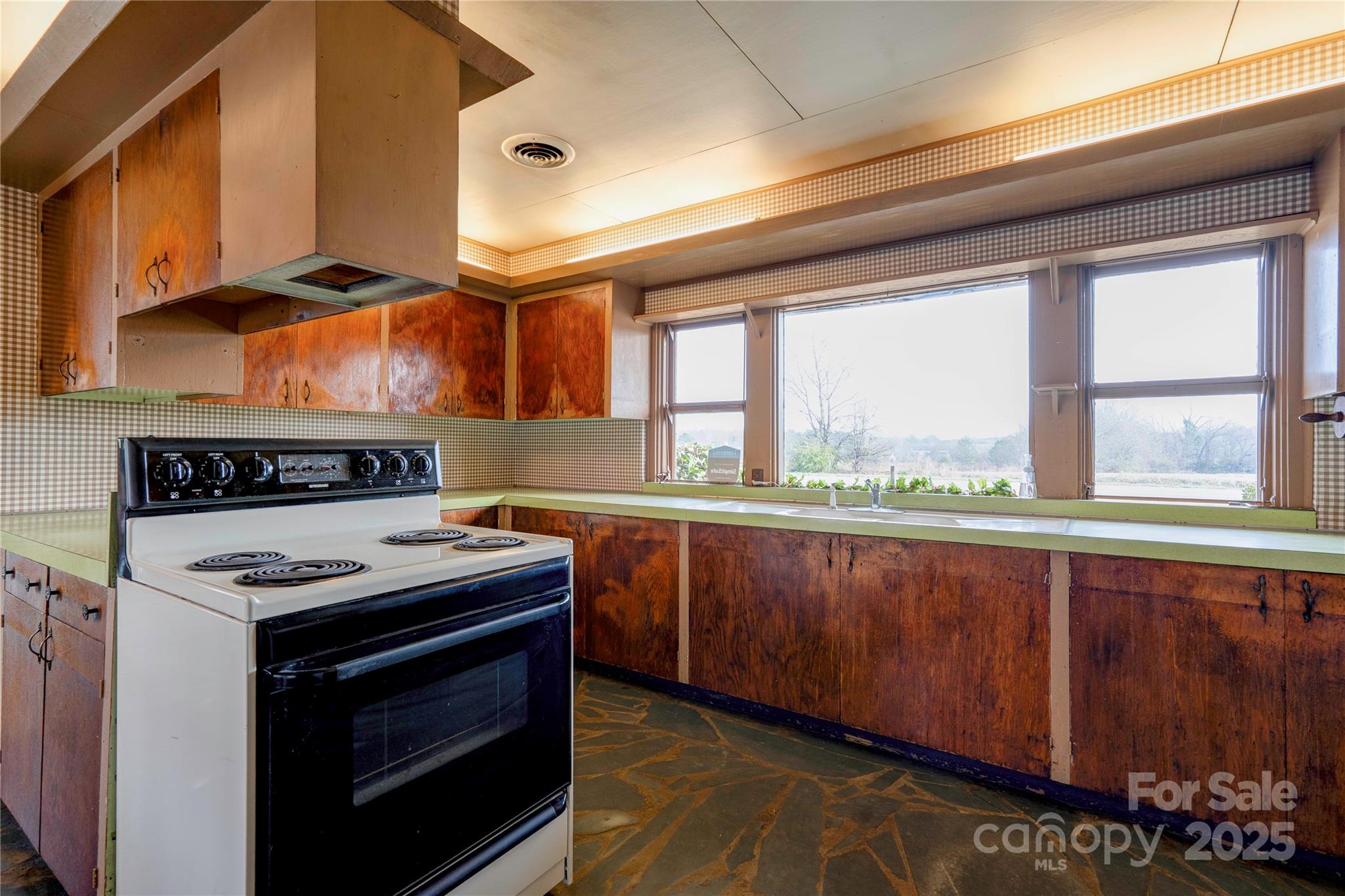 3809 Polkville Road — Shelby