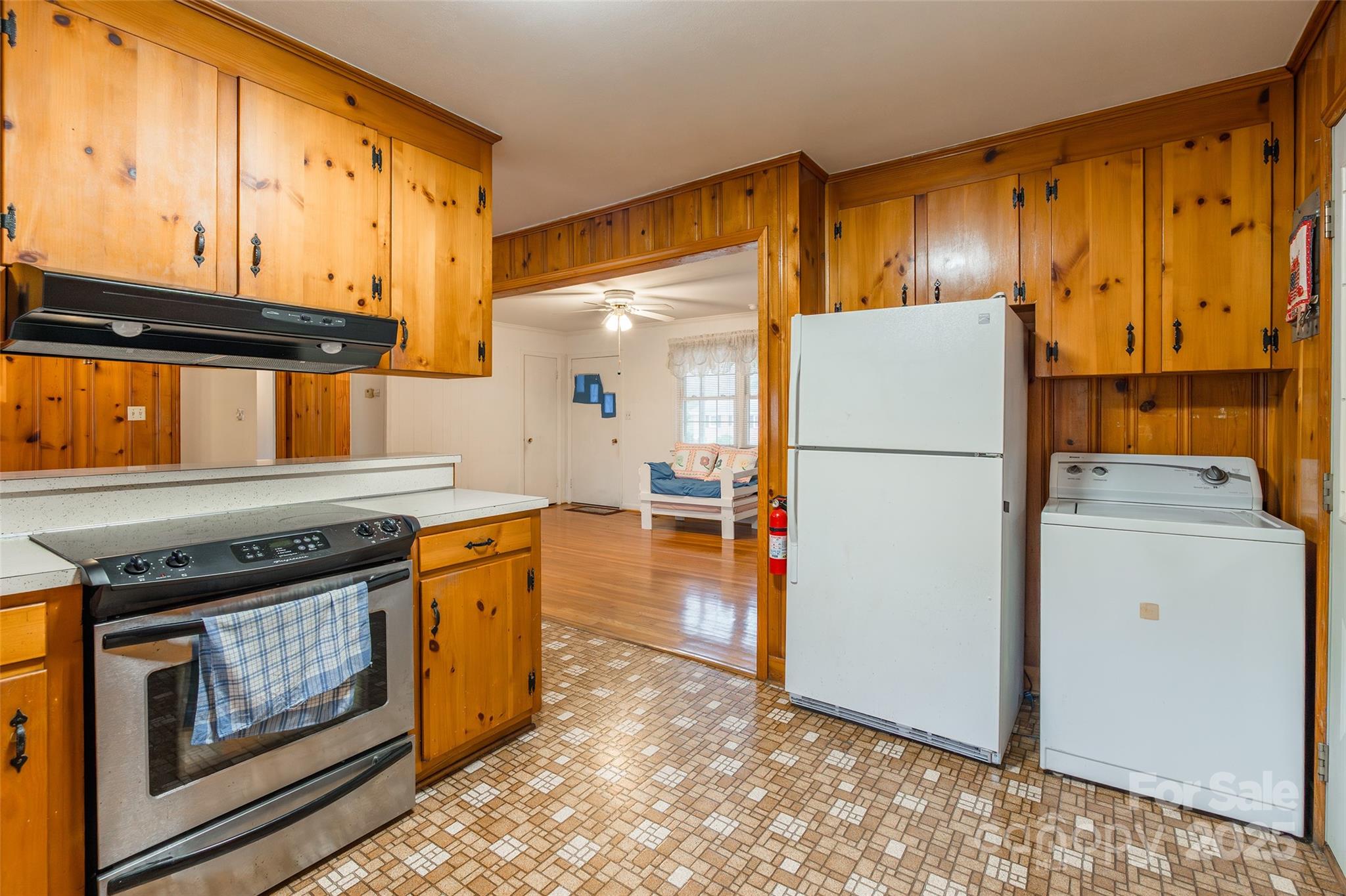2100 JB Denton Road — Lancaster