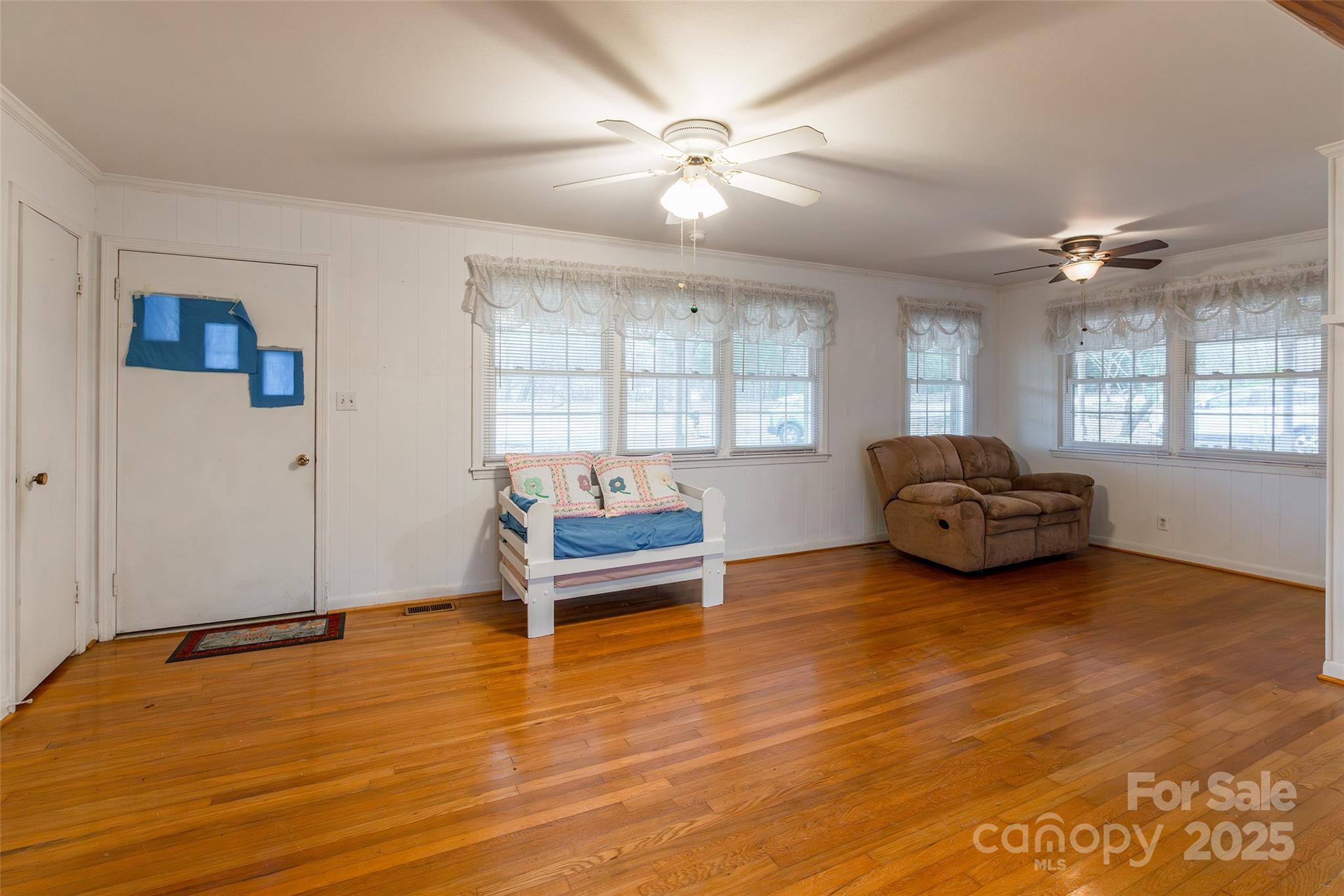 2100 JB Denton Road — Lancaster