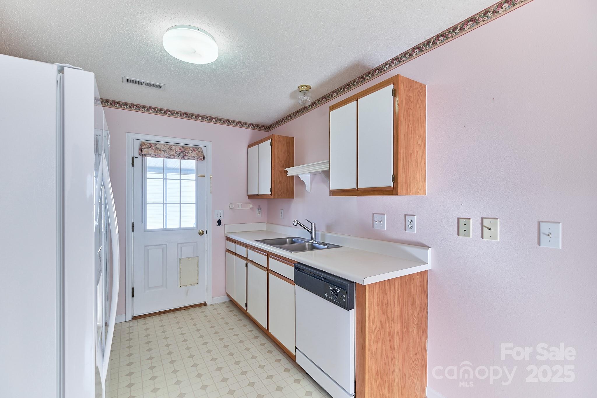 2625 Stratford Lake Road — Winston Salem