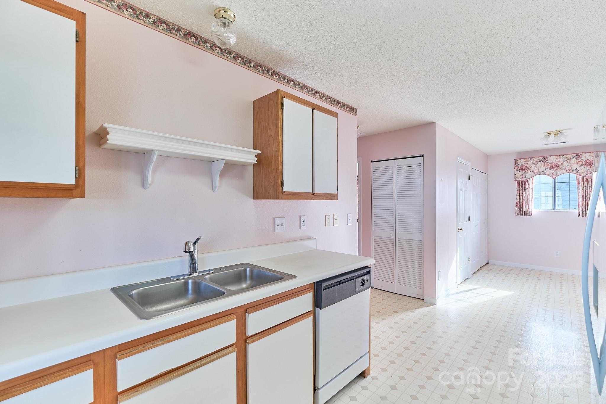 2625 Stratford Lake Road — Winston Salem