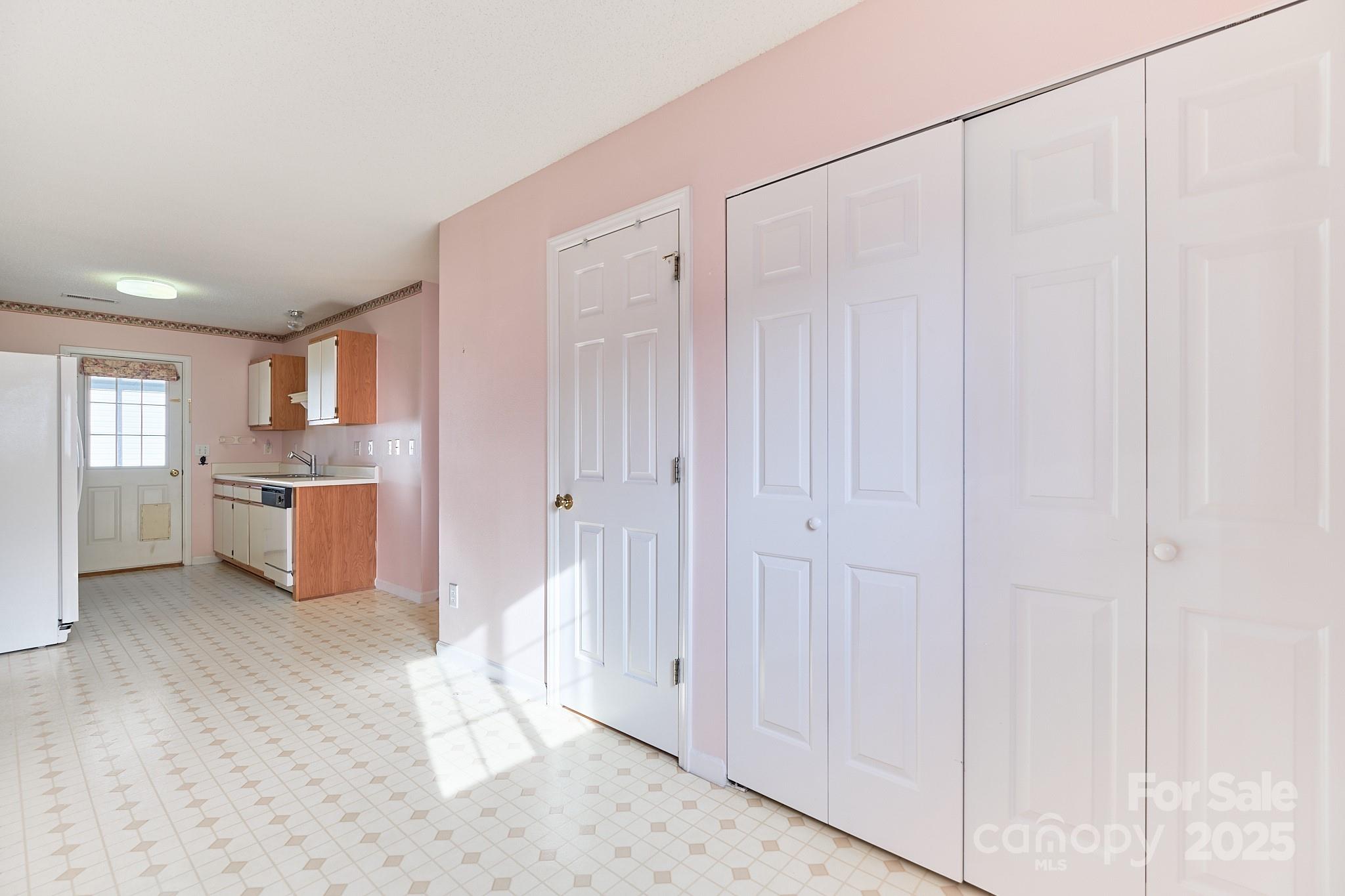 2625 Stratford Lake Road — Winston Salem