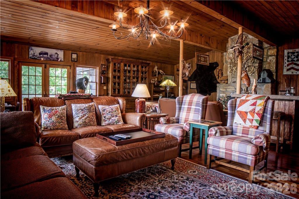 2736 White Oak Flats Road — Green Mountain