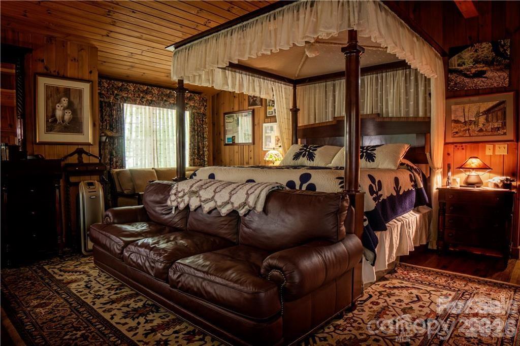 2736 White Oak Flats Road — Green Mountain