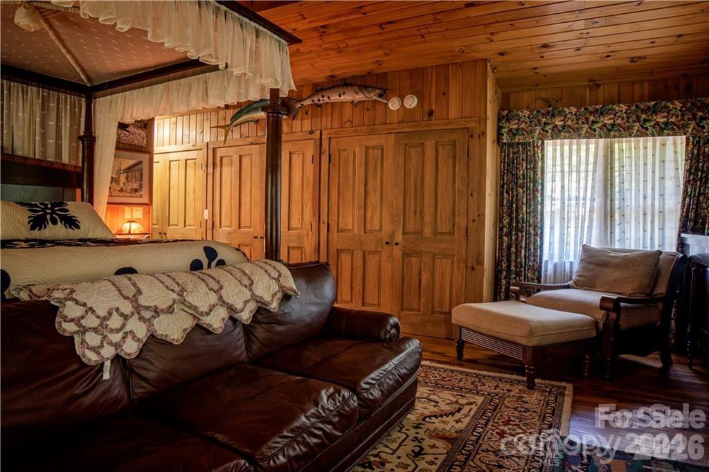 2736 White Oak Flats Road — Green Mountain