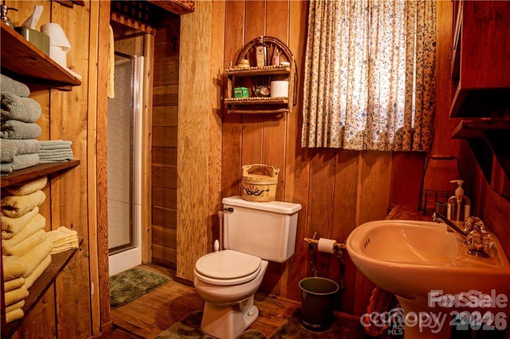 2736 White Oak Flats Road — Green Mountain