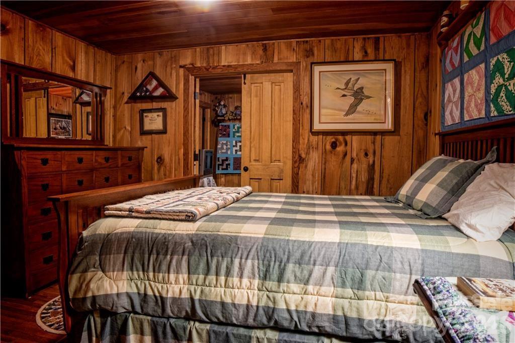 2736 White Oak Flats Road — Green Mountain