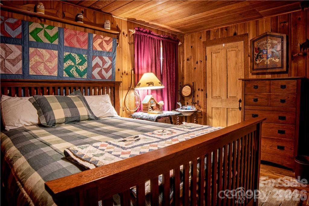 2736 White Oak Flats Road — Green Mountain