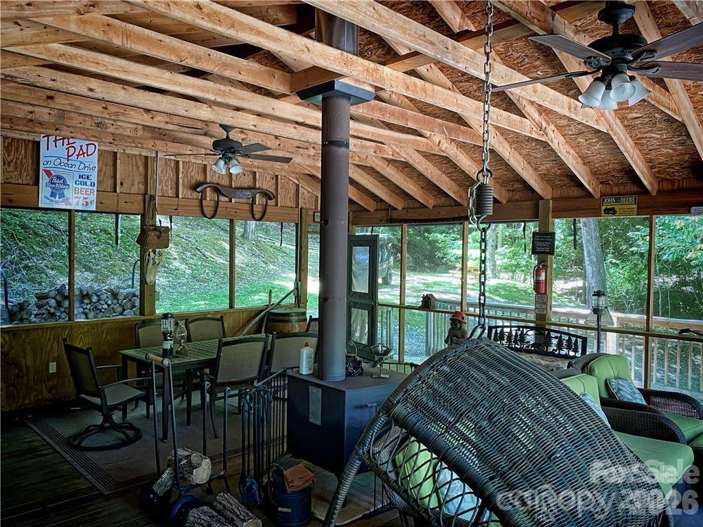2736 White Oak Flats Road — Green Mountain